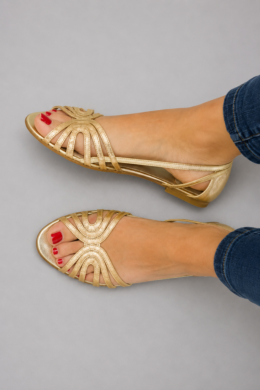 Sandalias con punta abierta y  brillo metálico