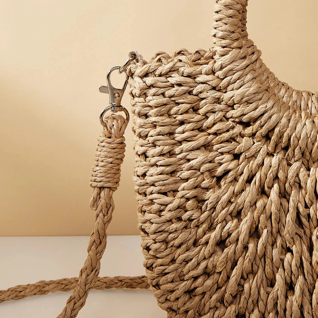 Bolso de hombro en rafia