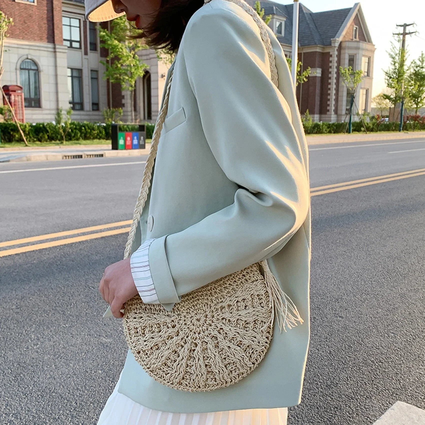 Bolso de hombro con aspecto de rafia